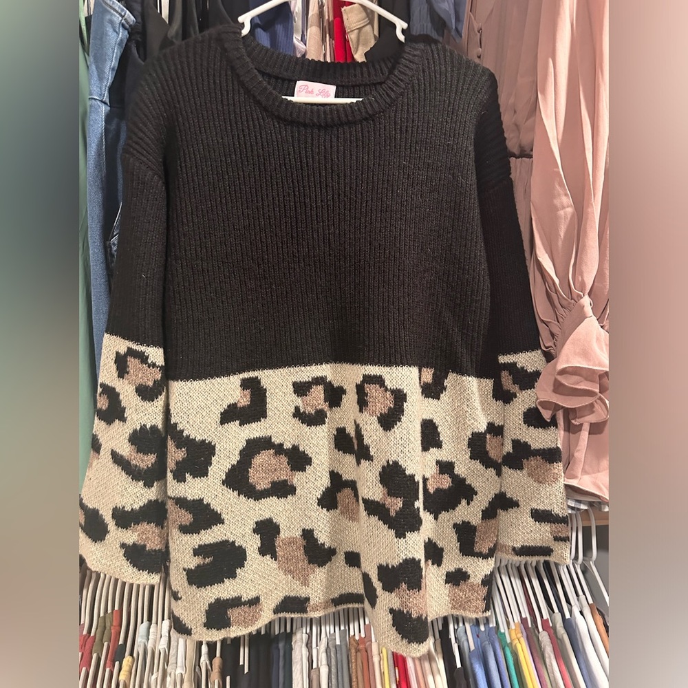 Pink Lily Small Sweater GUC